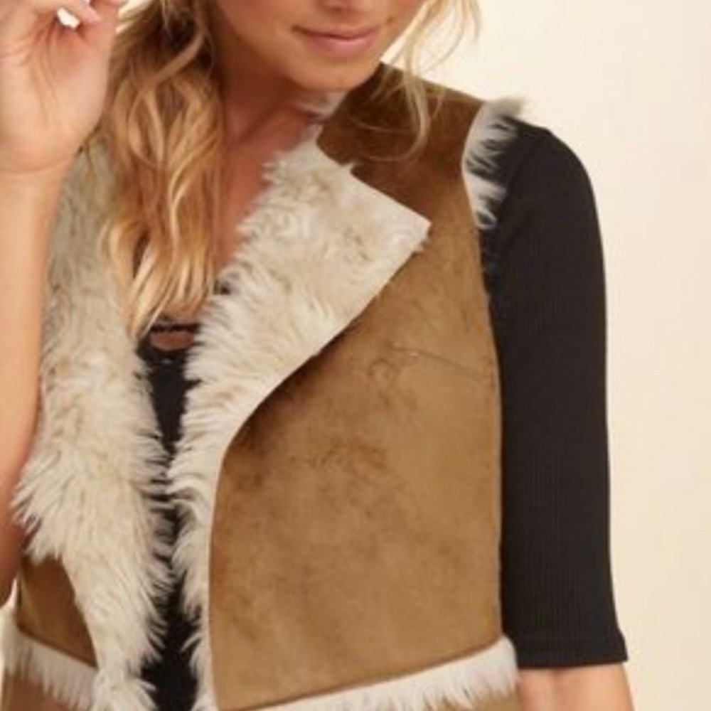 Hollister Faux Suede and Fur Lined Vest - Picture 2 of 10